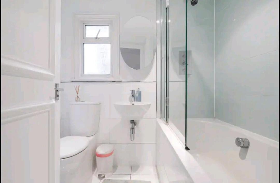Stylish Room With Private Bath & Terrace In Super Central Clapham Junction Minutes From Victoria, Waterloo لندن المظهر الخارجي الصورة